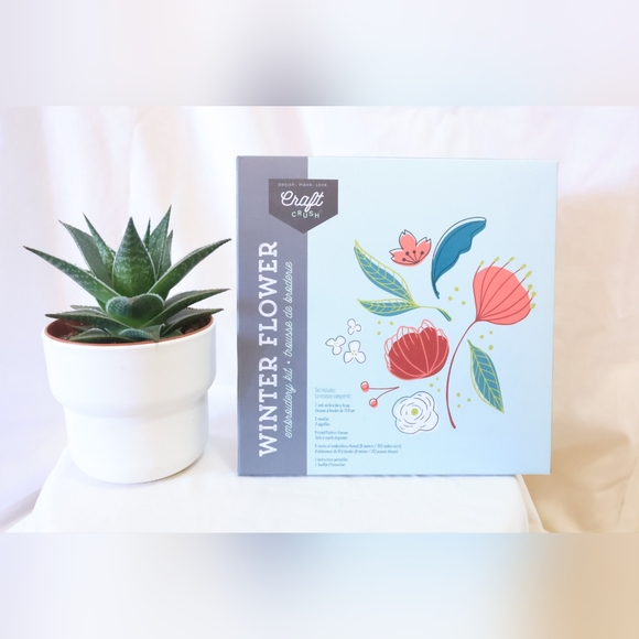 BNIB Winter Flower Embroidery Kit - Picture 4 of 5